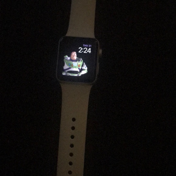 3rd Generation 38mm Apple Watch - Picture 2 of 5
